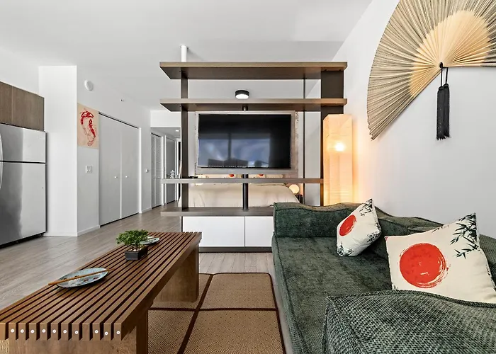 Breezy Stays Luxury Residences - Near Kaseya Center